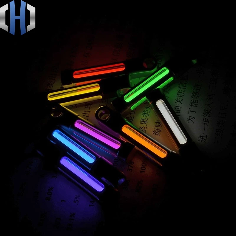 

Self-illuminating Xenon Lamp Fluorescent Fluorescent Luminous Life-saving Titanium Pendant Creative Key Ring Signal Light