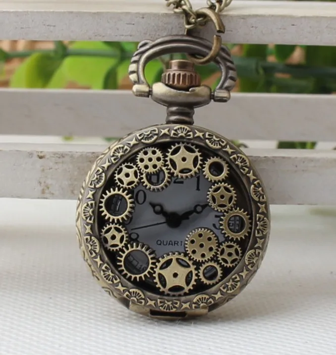 

Vintage Bronze Hollow Gear Quarzt Pocket Watch Steampunk Pendant Necklace Gifts Watch