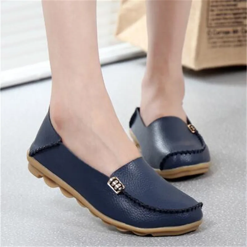 

2018 Fashion Genuine Leather Women Flats Shoes Female Casual Flat Women Loafers soft drive shoes Women's Shoes plus size 44