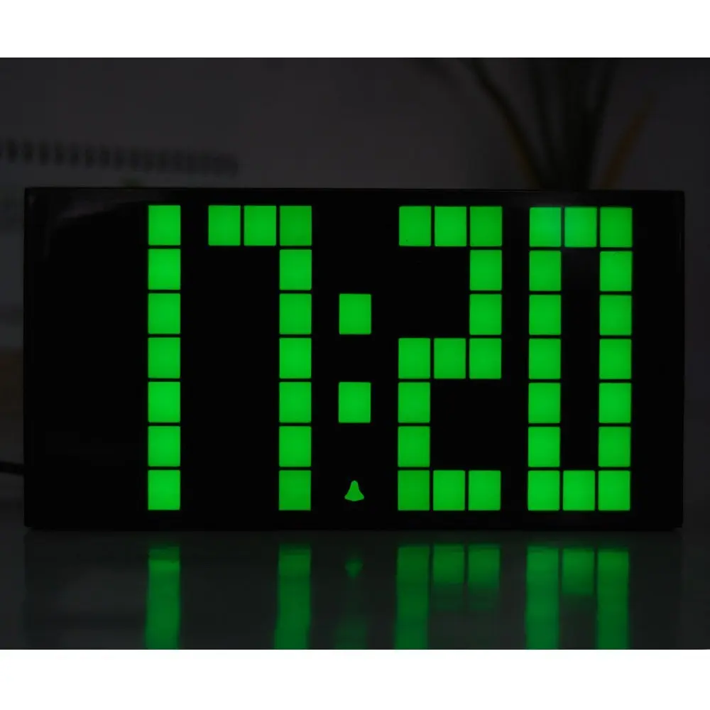 Цифровые часы. Электронные часы 4 часа утра. Цифровой будильник. Часы 4:20. Электронные часы 6 00.