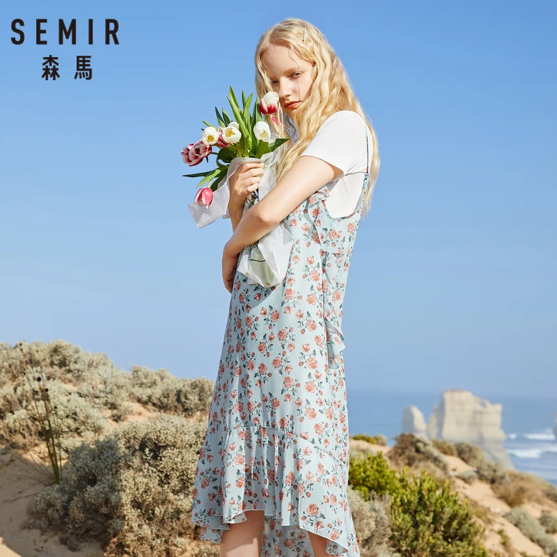 Женское платье с круглым вырезом SEMIR белое цветочным принтом в стиле сказочного