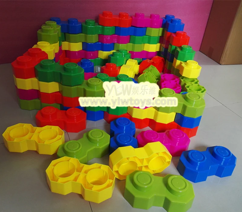 

small Octagon large and environmentally friendly large plastic construction building blocks for play area