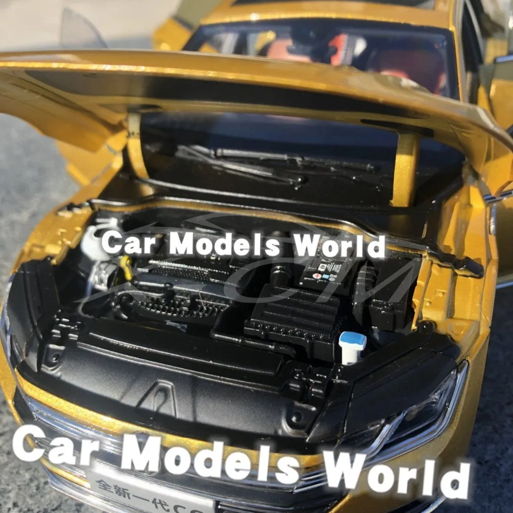 Литая модель автомобиля Arteon для нового поколения C 1:18 (золотой/желтый) + маленький