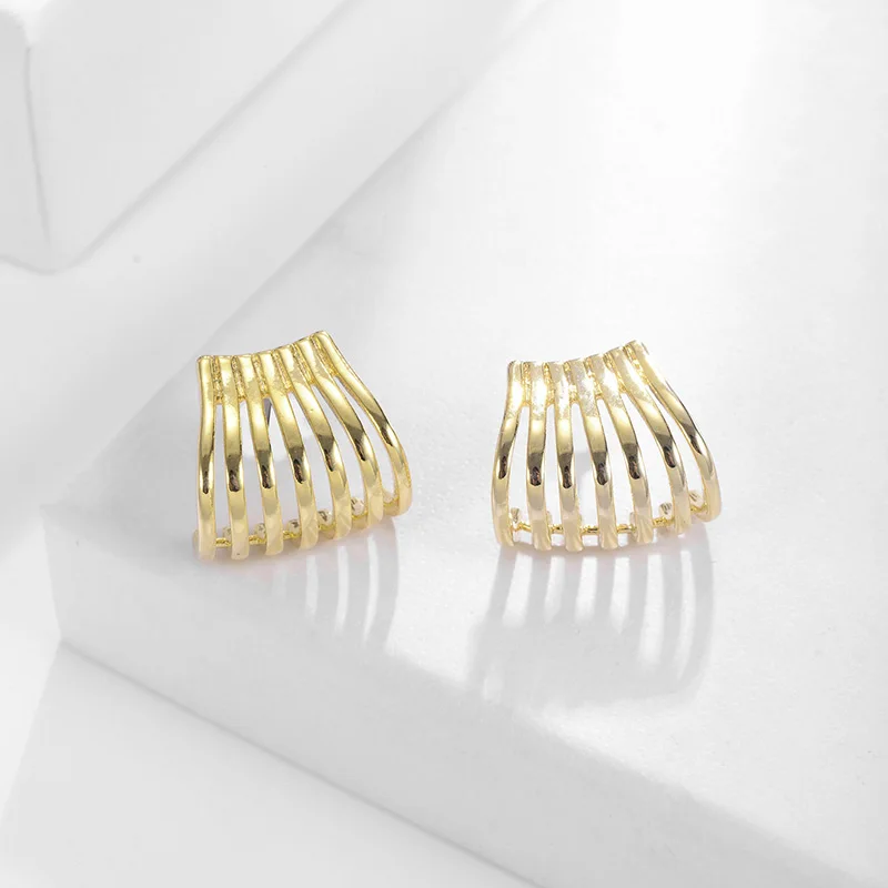 

Female Drop Earrings Gold Color Hollow Out Quality Alloy Dangler Boho Jewelry Ear Accessories Girls Simple Fashion Brincos 2019
