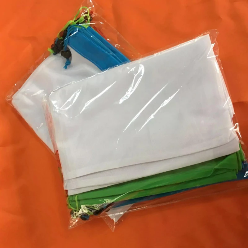 пакетики прозрачные с зеленым веществом. маленький зеленый пакетик что это. бархатный мешочек. зелёный порошок в пакетике что это. прозрачный пакетик с круглыми зелеными шариками.