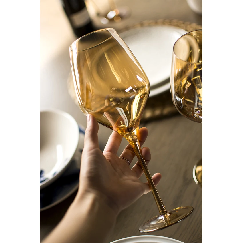 золотой бокал для вина. роскошные бокалы для вина. набор бокалов для вина luminarc золотистый хамелеон 350мл. бокалы rona gala для шампанского. бокалы для шампанского.