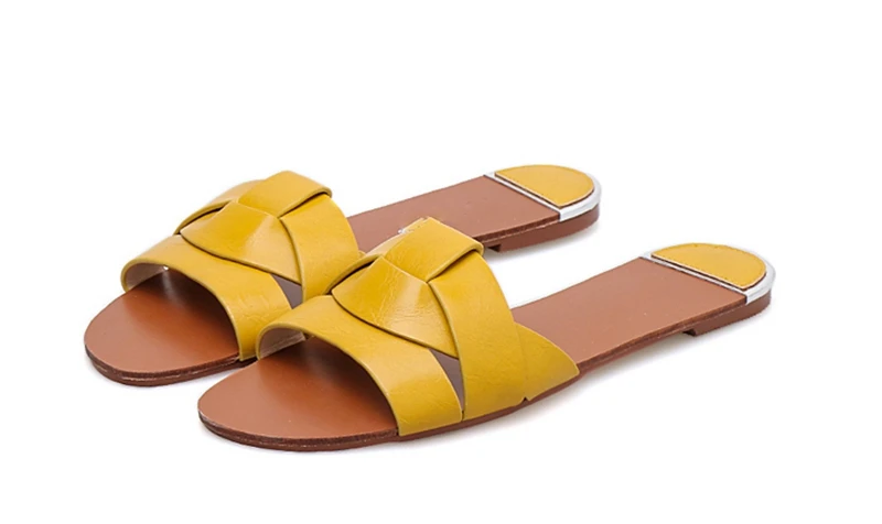 

2019 new summer fashion wear travel vacation wild beach shoes lazy cross slippers