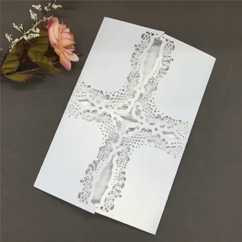 

40pcs Delicate Iridescent Paper Cross Pattern Wedding Cards Crafts Hollow Out Carved Invitation Card for Wedding Party Birthday