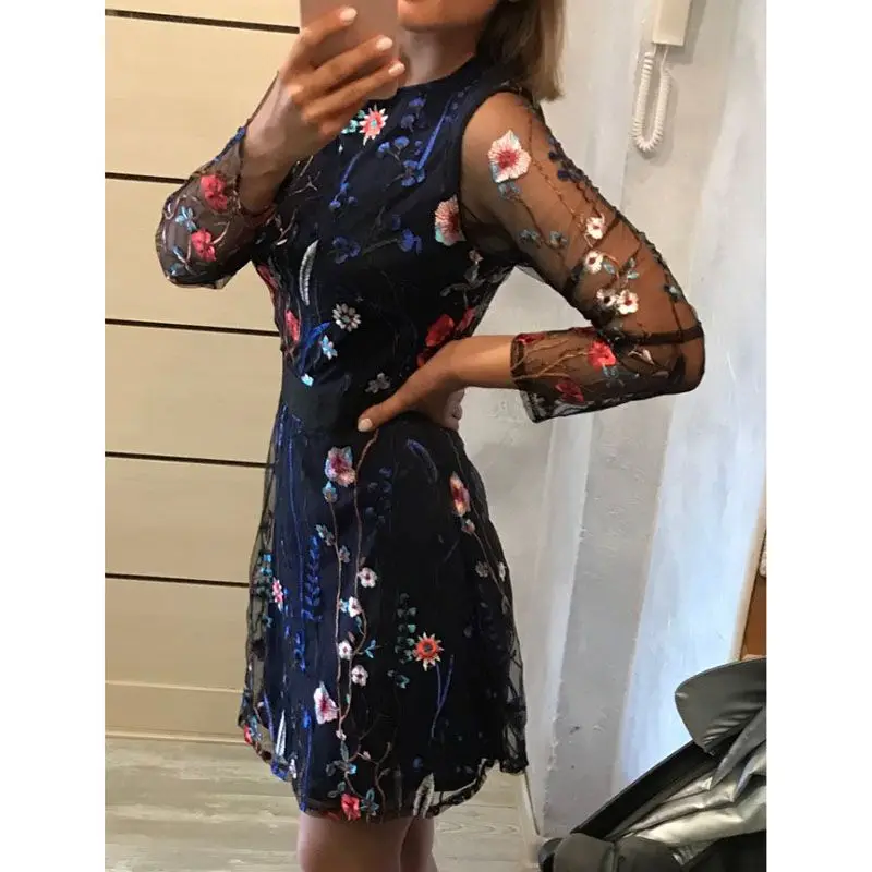Online Vestido Sexy De mujer con bordado Floral De malla transparente De verano Boho Mini vestido De línea a transparente vestido negro 2019 Vestidos De fiesta