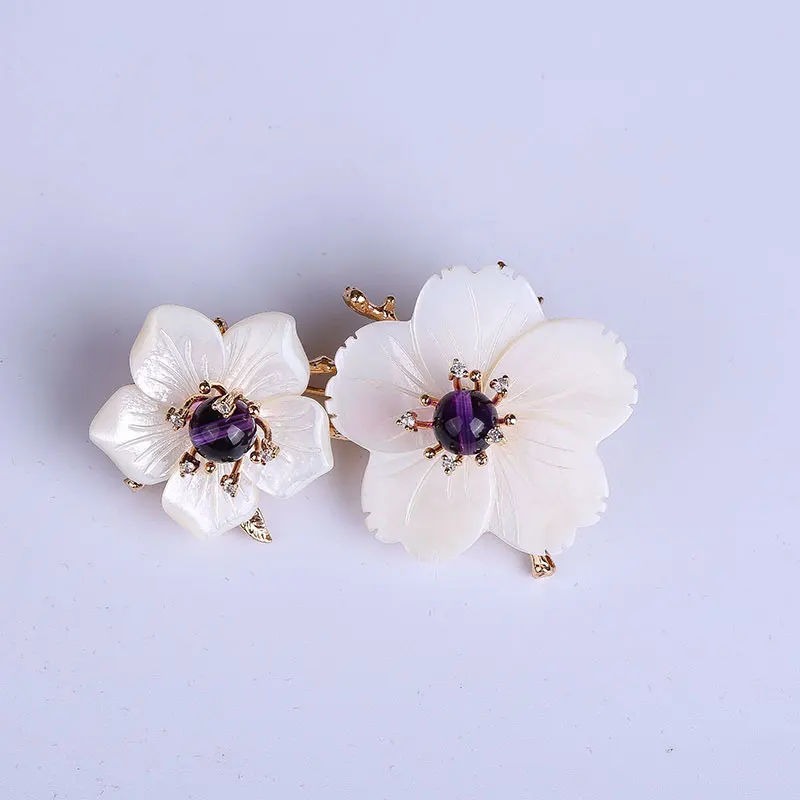 

Korean high-grade crystal corsage natural pearl shells brooch pendant dual-use sweater coat pin unique clothing for women
