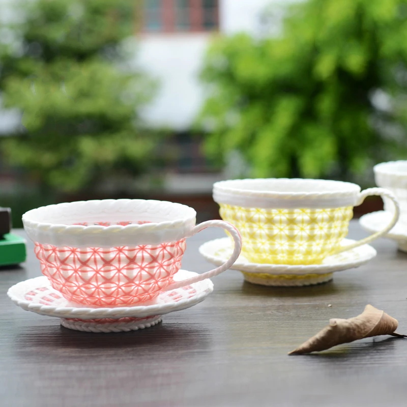 

Exquisite Coffee Cup Saucer Set Weave Honeycomb Hollow Transparent Glaze Manual Teacup Ceramics Porcelain Dish Best Gift Box