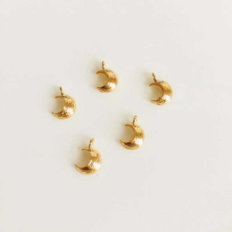 

wholesale 4 pcs/lot champagne gold color plated golden accessories brushed texture charms moon crescent jewelry making DIY