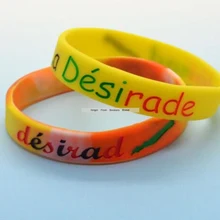 Дешевые продажи желтая полоса, текст фраза логотип выгравированы недорогие силиконовые браслеты, продвижение качества debosed силиконовый ремешок
