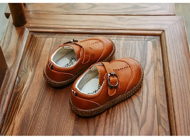Weoneit/кожаная обувь для детей Демисезонный детей Повседневное для мальчиков; кожаная обувь для мальчиков, Сникеры черный, красный коричневый обувь Размеры 21-30