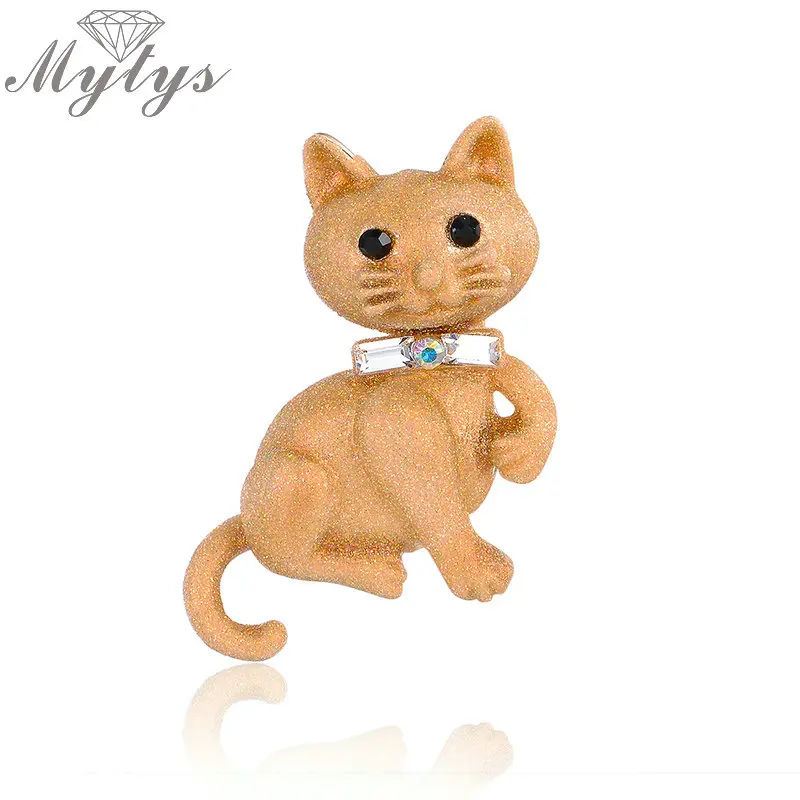 

Mytys Fashion Lady Cat Brooches for Clothing Brooch Collar Pin Jewelry Accessories Animal Pins Gift for Girls and Women X278