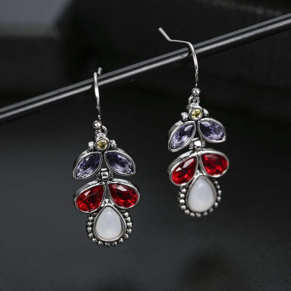 

Fabulous Vintage Moonstone Earrings Natural Imitate Cutout Earrings Ear Hook New Style Earrings Superb Bijoux Pendant Ornaments