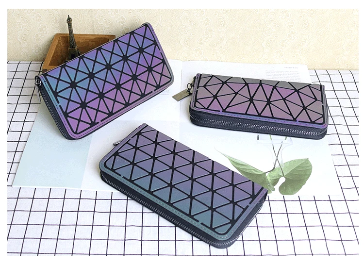 ZYJ Luminous Women Laser Geometry Quilted Plaid Long Wallets Dazzle Colour Girls Zipper Sequins Lattice Clutch Wallet Purse Bag (18)