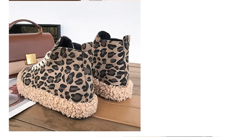 9732337636_607726165