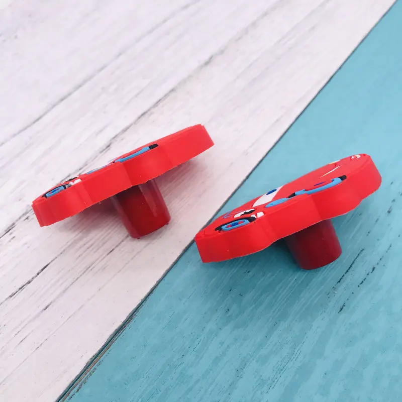 الأطفال حماية الكرتون الأحمر سيارة لينة البلاستيك درج الأثاث مقبض ل خزانة مجلس الوزراء الباب الكرتون درج مقبض سحب الأطفال حماية الكرتون الأحمر سيارة لينة البلاستيك درج الأثاث مقبض ل خزانة مجلس الوزراء الباب الكرتون درج مقبض سحب