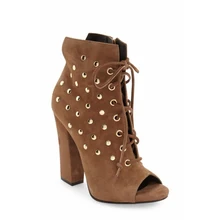 Модные женские ботильоны с заклепками и заклепками; женские полусапожки с перекрестными ремешками и открытым носком на высоком квадратном каблуке; Ботинки martin на шнуровке