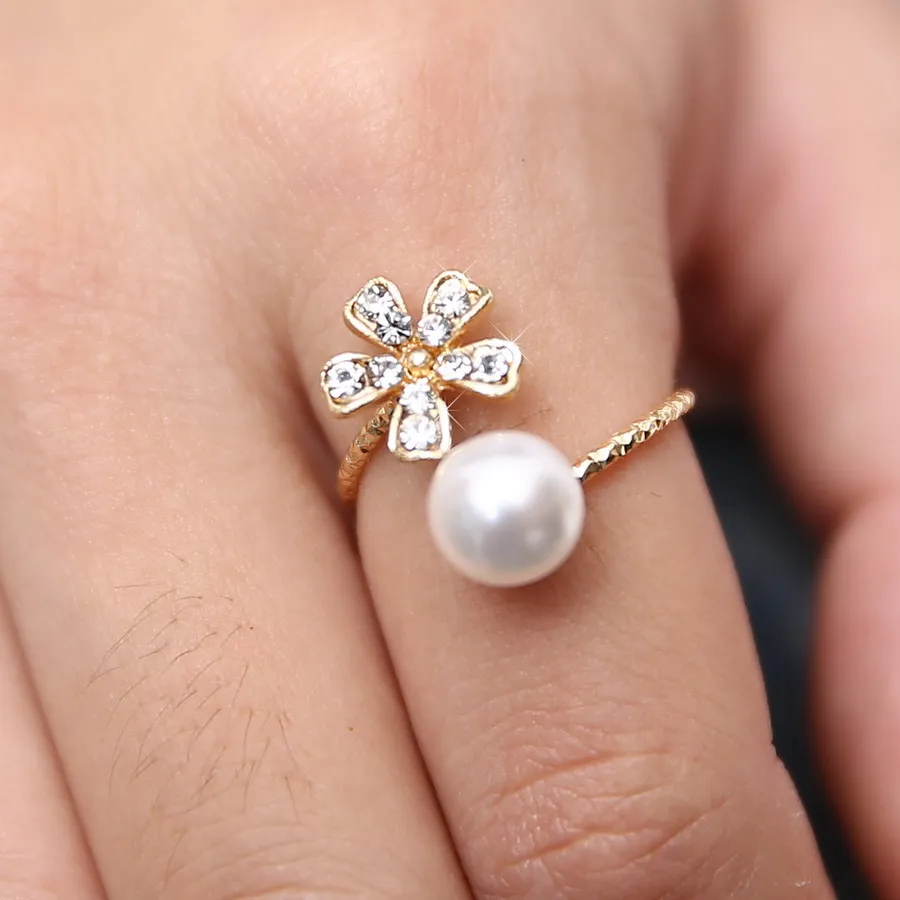 

Gold Color Crystal Rings Imitation Pearls Rhinestone Cuff Opened Rings for Women Adjustable Engagement Jewelry Birthday Gifts