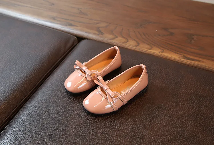 Весенне-Осенняя детская обувь из мягкой искусственной кожи для девочек модная повседневная обувь принцессы на плоской подошве с бантом женская обувь для стрит-данса