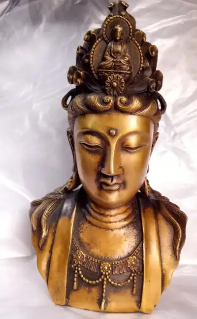 

Chinese silver carving Buddhist statue of the statue of Avalokiteshvara
