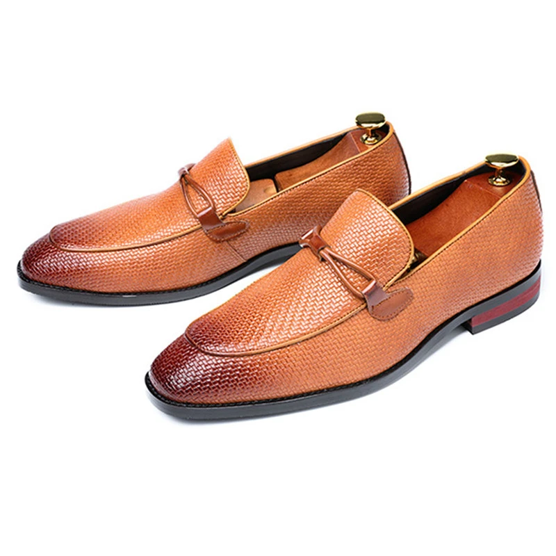 sapatos envernizados