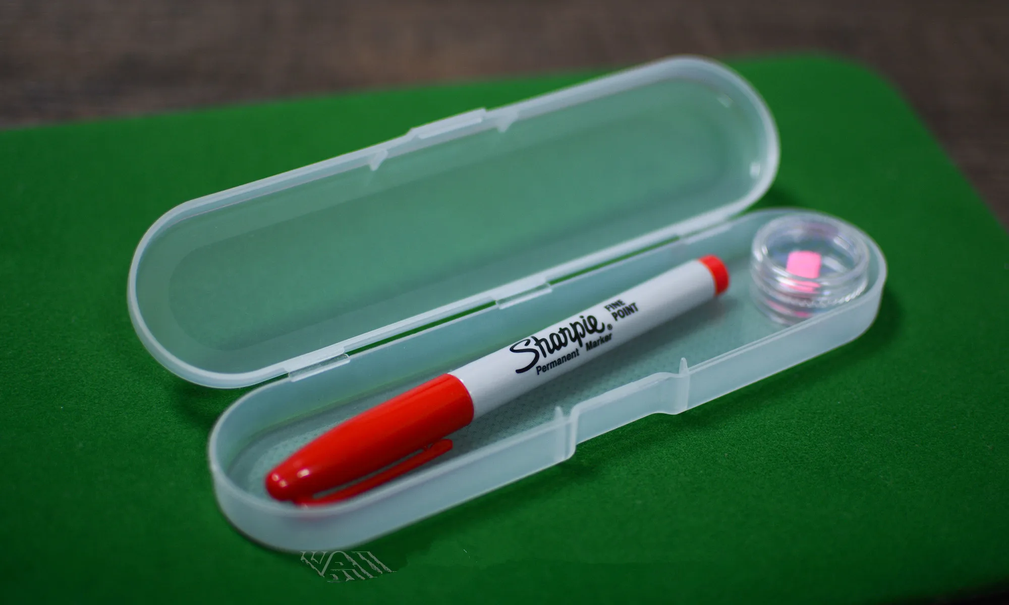 

Transfer of Love,Romantic Double Cross-Love,close-up Magic Tricks Magic Props Mentalism Magic Close Up Street Magic Magician Toy