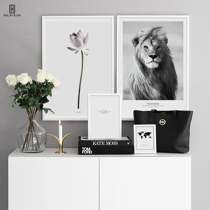 

The Light Gray Feather Composite Decorative Paintings On Canvas Commanding Lion Black map Nordic Wall Art Home Decor Pictures