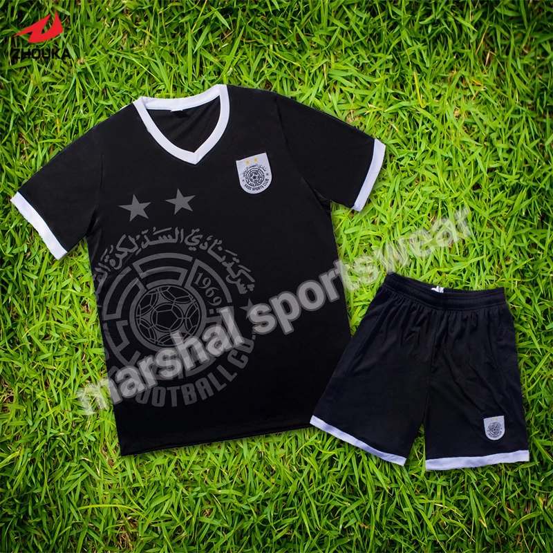 Image Wholesale top quality 100% dry fit black customized kids soccer uniform set