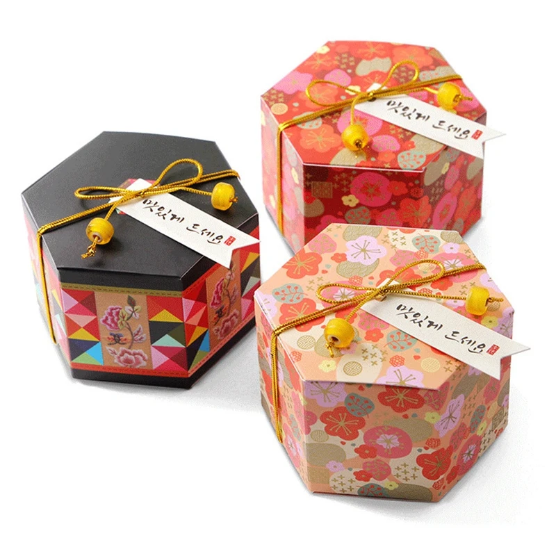 

50pcs Plum Blossom Flower Gift Boxes Folding Paper Box Wedding Favor Candy Box Packaging for Sweets Party Candy Box