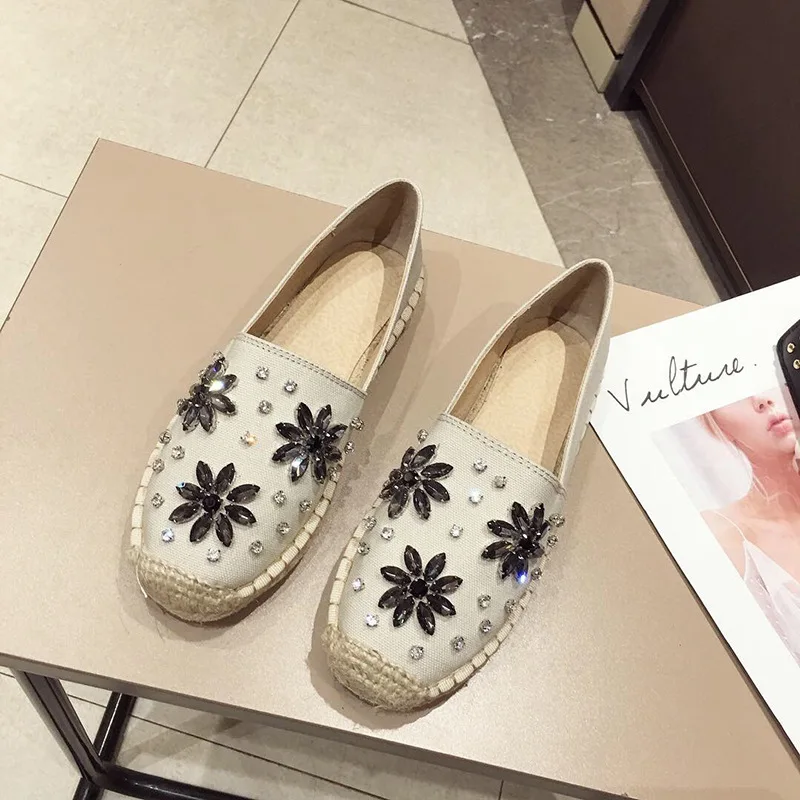 

2019 spring new fashion simple fisherman shoes women comfortable wild rhinestone decorative casual flat shoes.