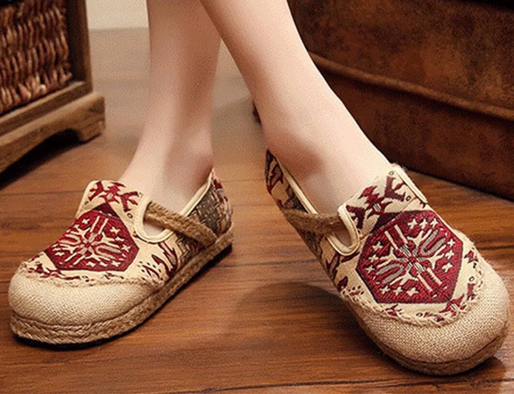 

The new round of the old Beijing cloth cotton and linen national wind color fight shoes spring shallow shallow foot pedal music