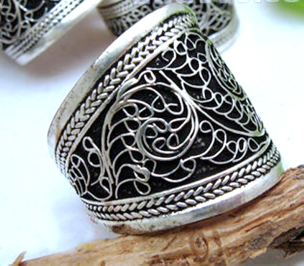 

Adjustable Tibetan silver alloy weaving Convexity amulet Ring
