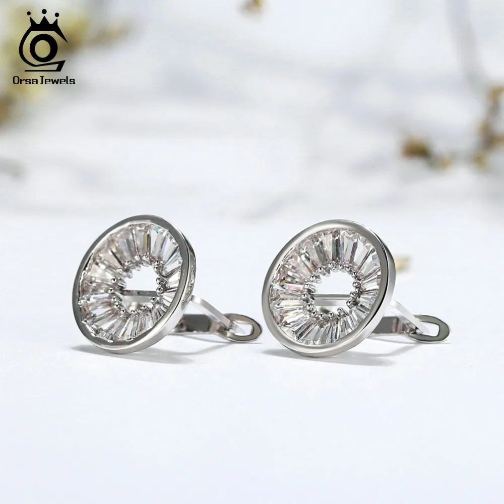 ORSA JEWELS серебряные серьги-гвоздики для женщин круглой формы полые Дизайн AAA кубический циркон маленькие модные серьги девушки ювелирные изделия OE184