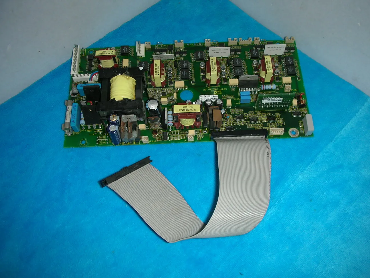 

20.F4.081-400C /20.F4.081-R409 KEB (Damaged, do not ensure the normal working)