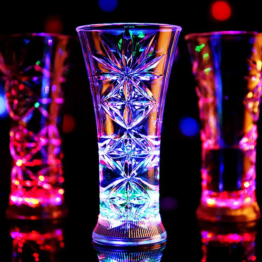 

Hot sell Snowflake LED Flashing Color Change Water Activated Light up Beer Whisky Cup Mug