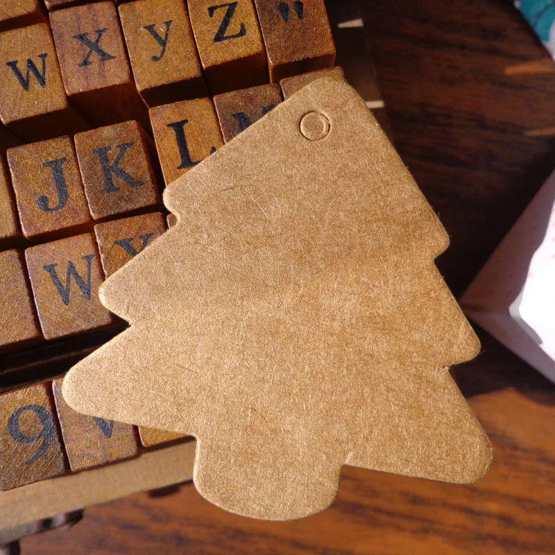 

100pcs 5.7X5.5cm Tree Shaped Bookmark DIY Paper Gift Tags Hang Tag Retro Kraft Paper Cards Label Creative Design