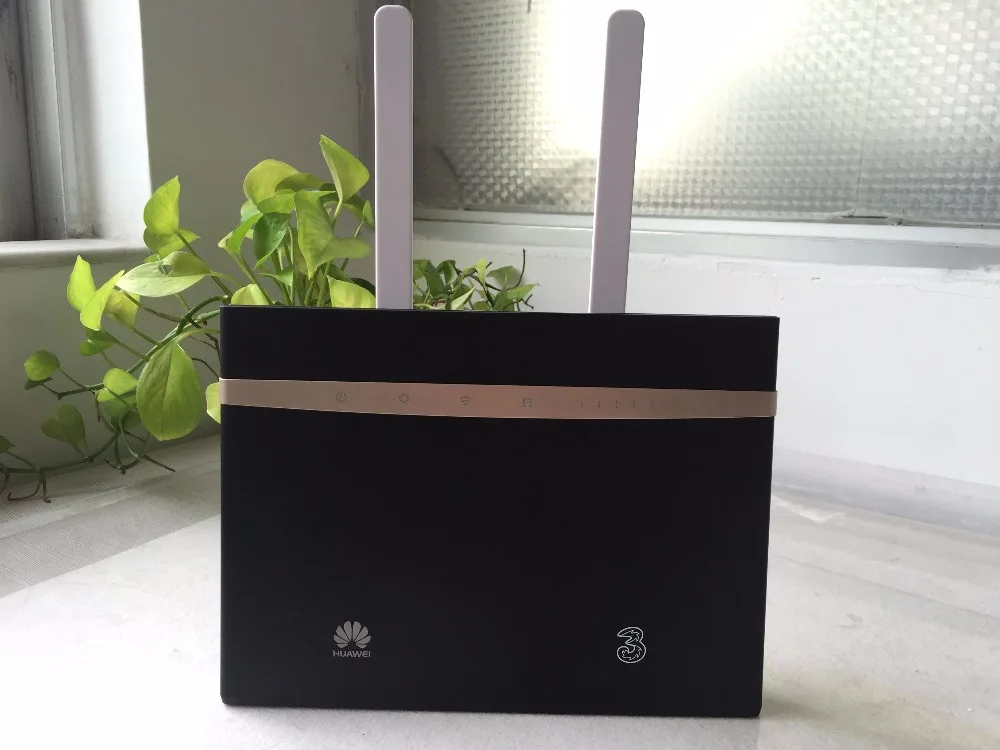 unlocked Huawei B525 4G LTE CPE Industrial Wifi Router with SIM Card
