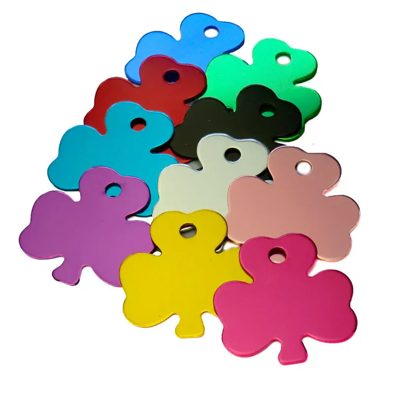 

Wholesale 20pcs Double Sides Engeraved Name Dog Tag Personalized Dog Cats ID Tags Decoration Lucky Clover Pet Tags ID Cumstom