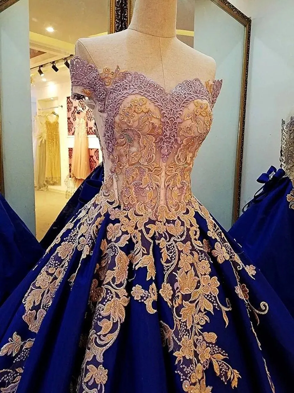 Бордовые платья Quinceanera, Длинные вечерние платья для выпускного вечера с открытыми плечами и золотыми аппликациями, бальное платье, 16 платьев, vestidos de 15