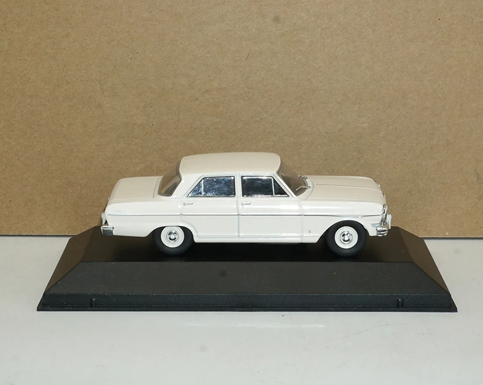 Chevrolet 400 4 пуэтас 1/43 Игрушечная модель автомобиля литые под давлением игрушечные транспортные средства высокое качество сплав Автомобильные Игрушки для Ika Bergantin Estanciera 3 шт