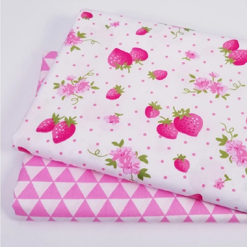 

Strawberry/Geometric Patterns Printed Cotton Twill Fabric For DIY Quilting Sewing Crafts Cloth Material For Pillow Bedding Dress