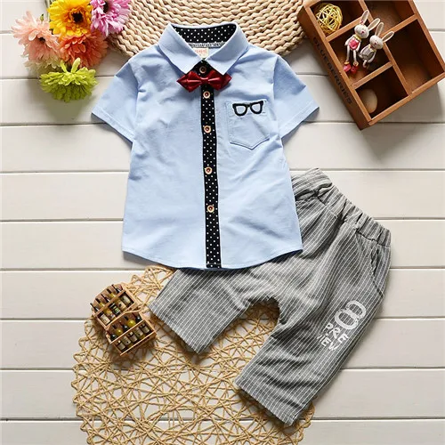 Комплекты детской одежды Летний Костюм Джентльмена для маленьких мальчиков Детский топ с короткими рукавами и галстуком-бабочкой+ штаны в полоску комплект из 2 предметов - Цвет: light blue