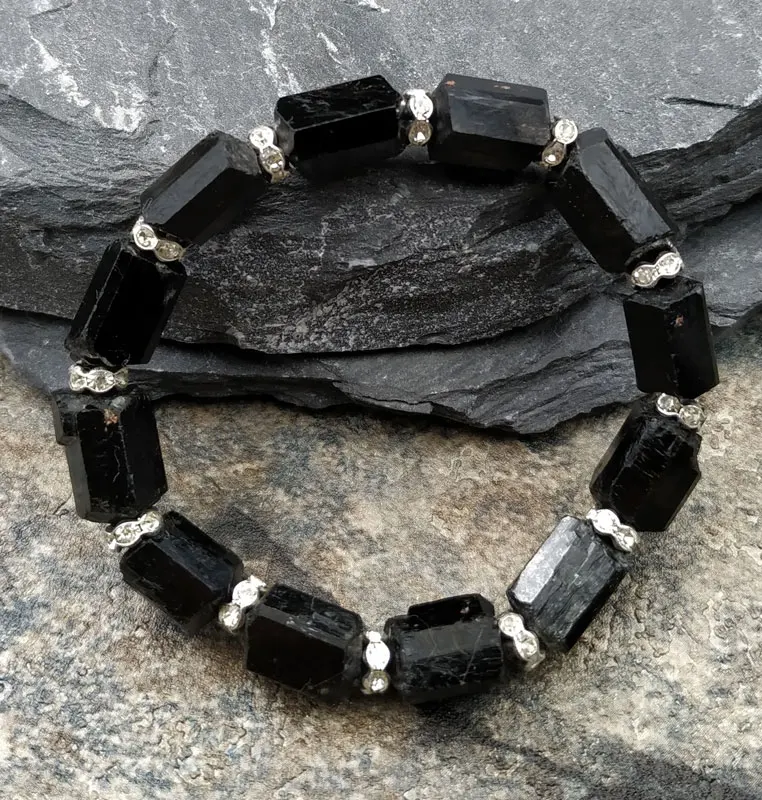 Натуральный черный турмалиновый камень эластичный браслет регулируемый M0041
