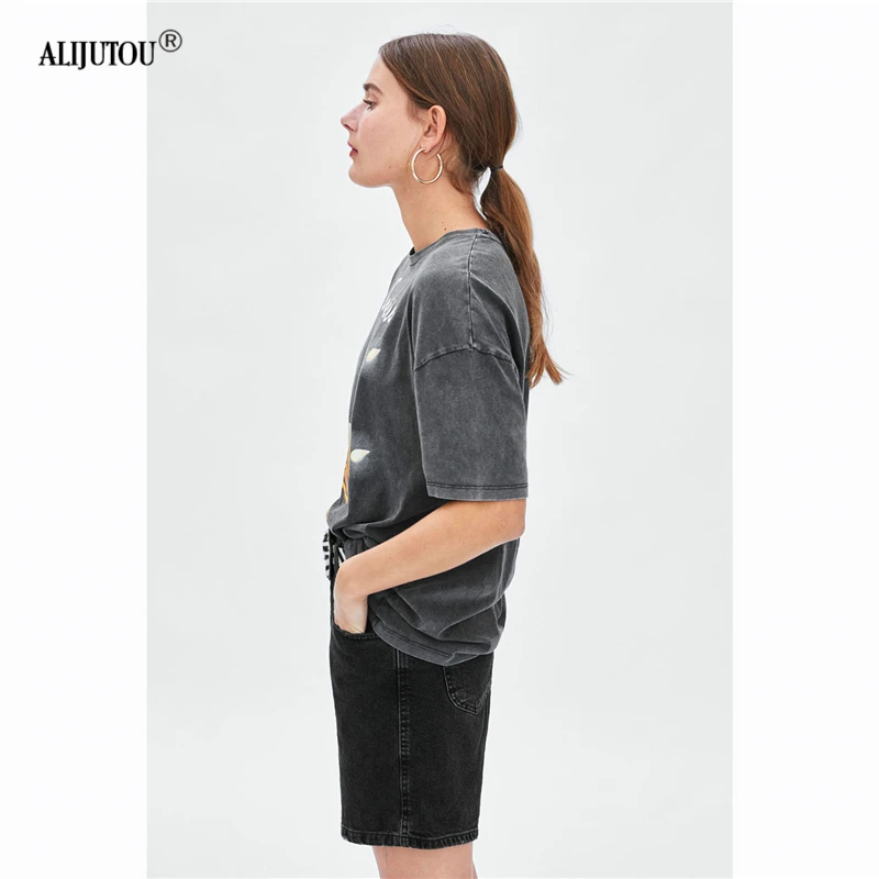 Banana Candle Cartoon T-Shirt Women Summer Harajuku Casual Printed Round Neck Short Sleeve Tee zaraing Streetwear Tshirt tops
