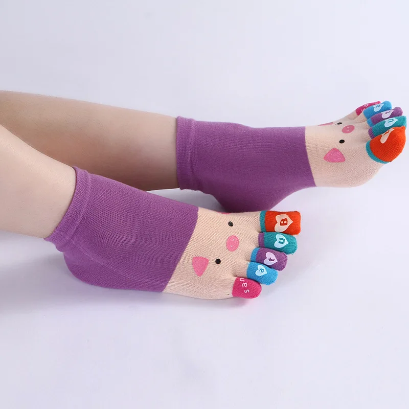 Короткие хлопковые носки для йоги с рисунком свинки из мультфильма, короткие носки для йоги, осенние носки с пятью пальцами, женские носки - Цвет: Purple