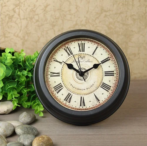 Creative 5 inch Classic Clock Vintage Alarm Clocks Circular Roman Numerals Needle Quartz Clock Antique Metal Desktop Table Clock