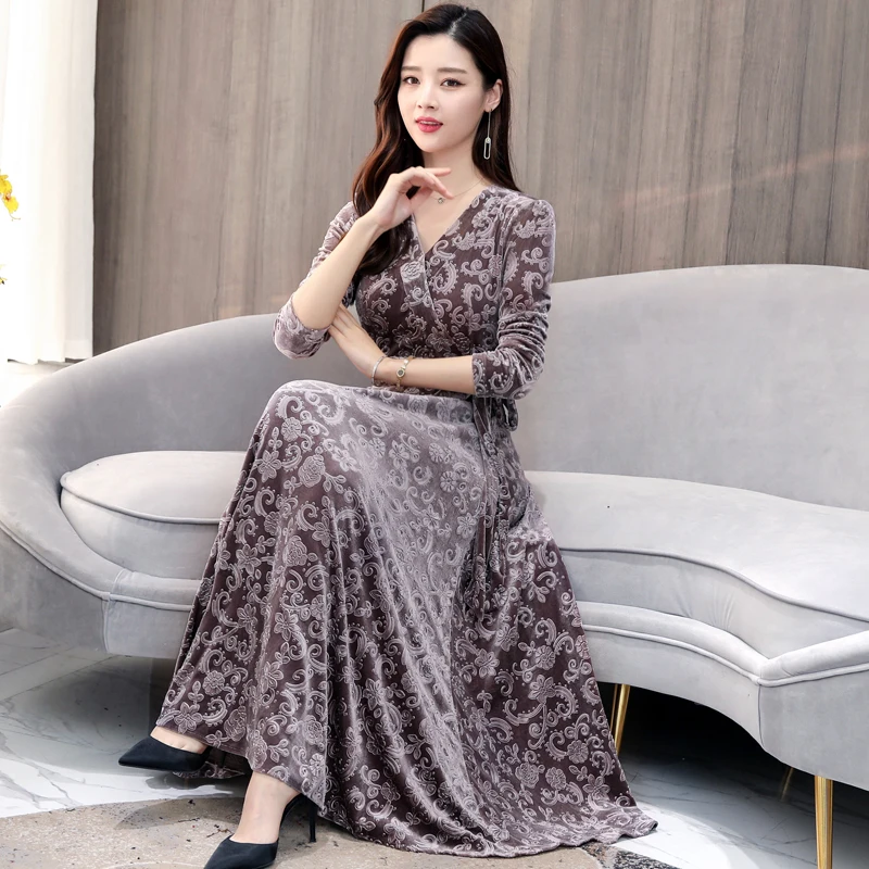 Günstige Neue Frühling Edle Temperament Mid lange Goldene Samt Kleider mit Boden 2019 Heißer Verkauf Lange Kleid